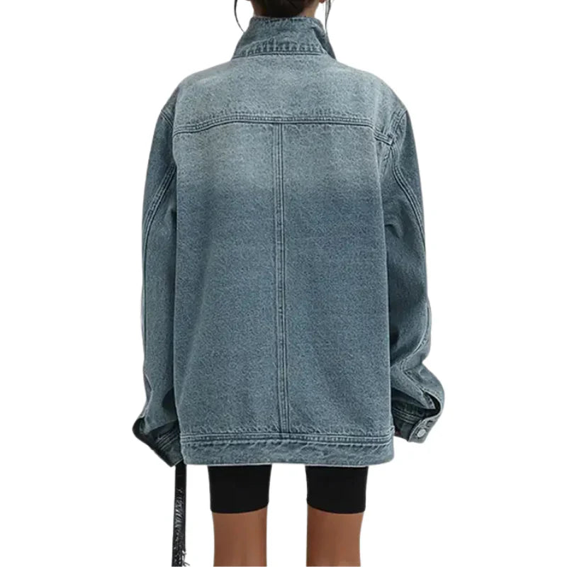 Chaqueta asimétrica urbana con botones