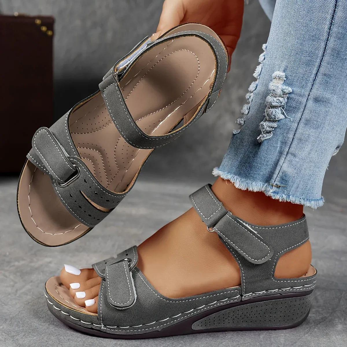 Elegantes sandalias ortopédicas